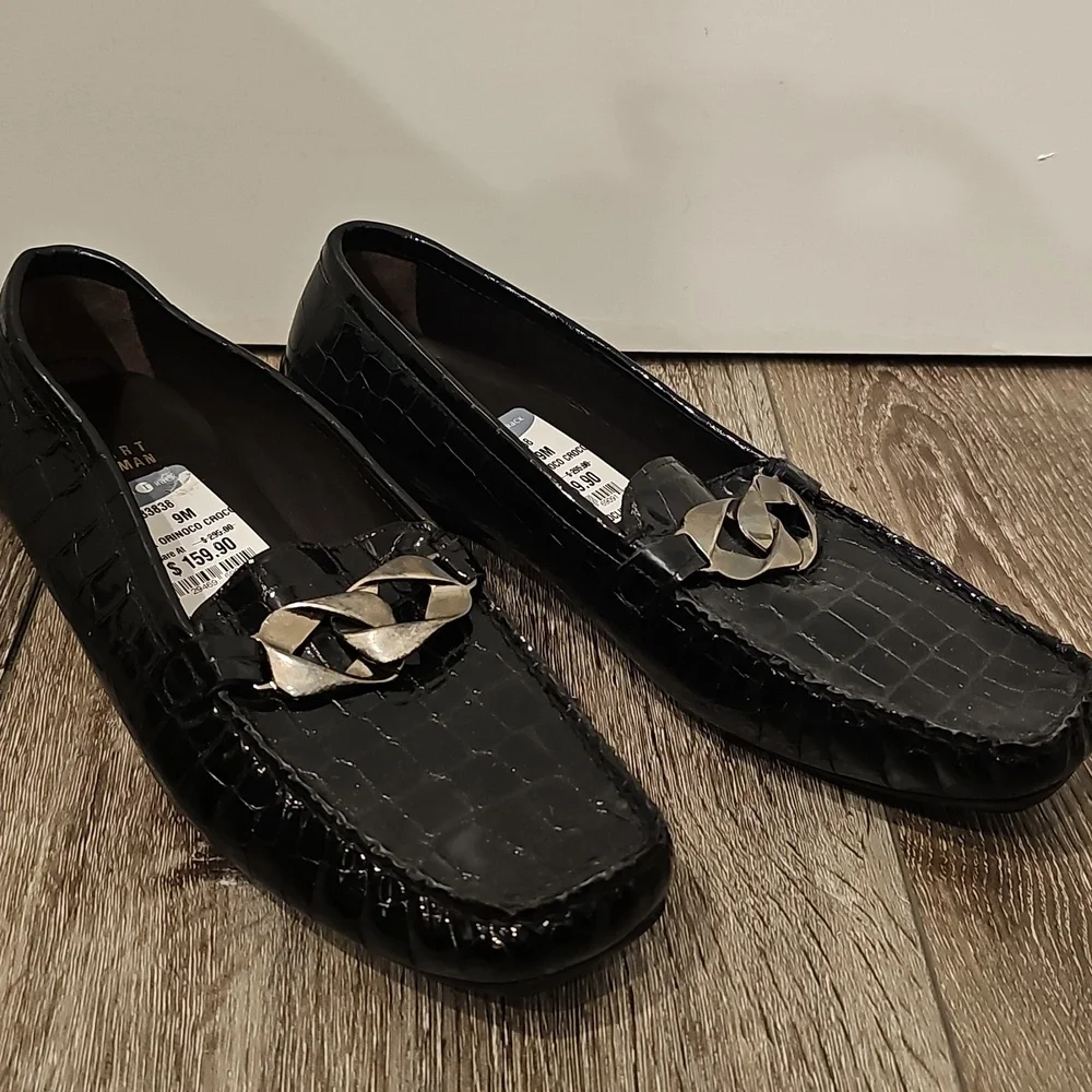 [NEW] STUART WEITZMAN Crocodile Loafers in Black Patent Leather NWT